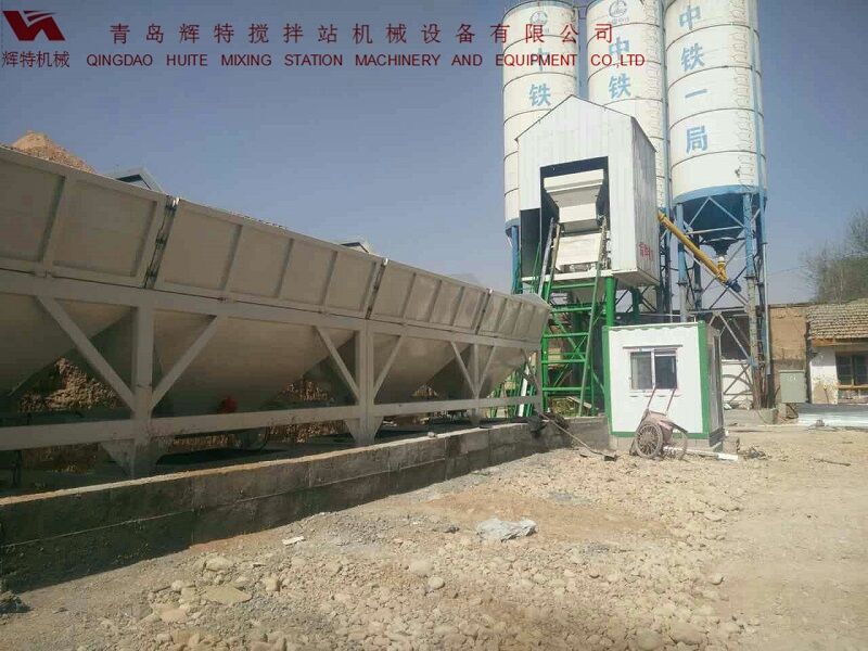 輝特攪拌站50站采用計算機加儀表的控制系統(tǒng)，計算速度快